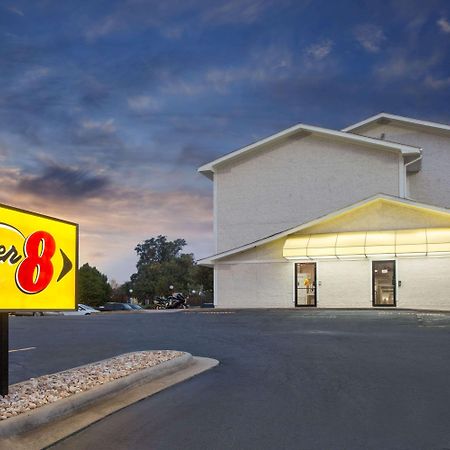 Super 8 By Wyndham Columbus Airport Hotel Екстериор снимка