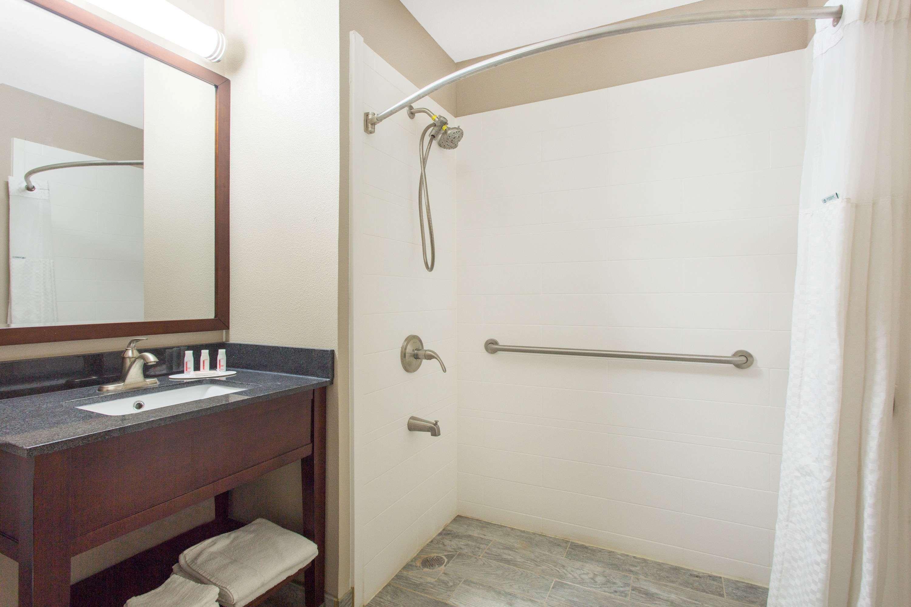 Super 8 By Wyndham Columbus Airport Hotel Екстериор снимка