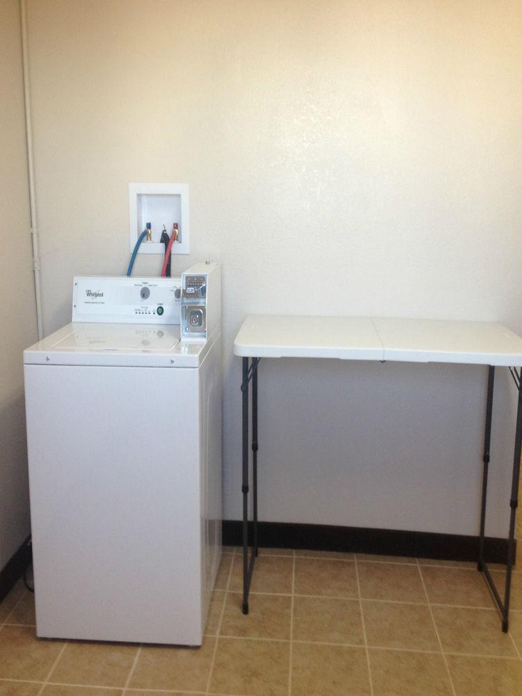Super 8 By Wyndham Columbus Airport Hotel Екстериор снимка