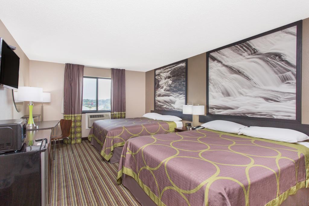 Super 8 By Wyndham Columbus Airport Hotel Екстериор снимка