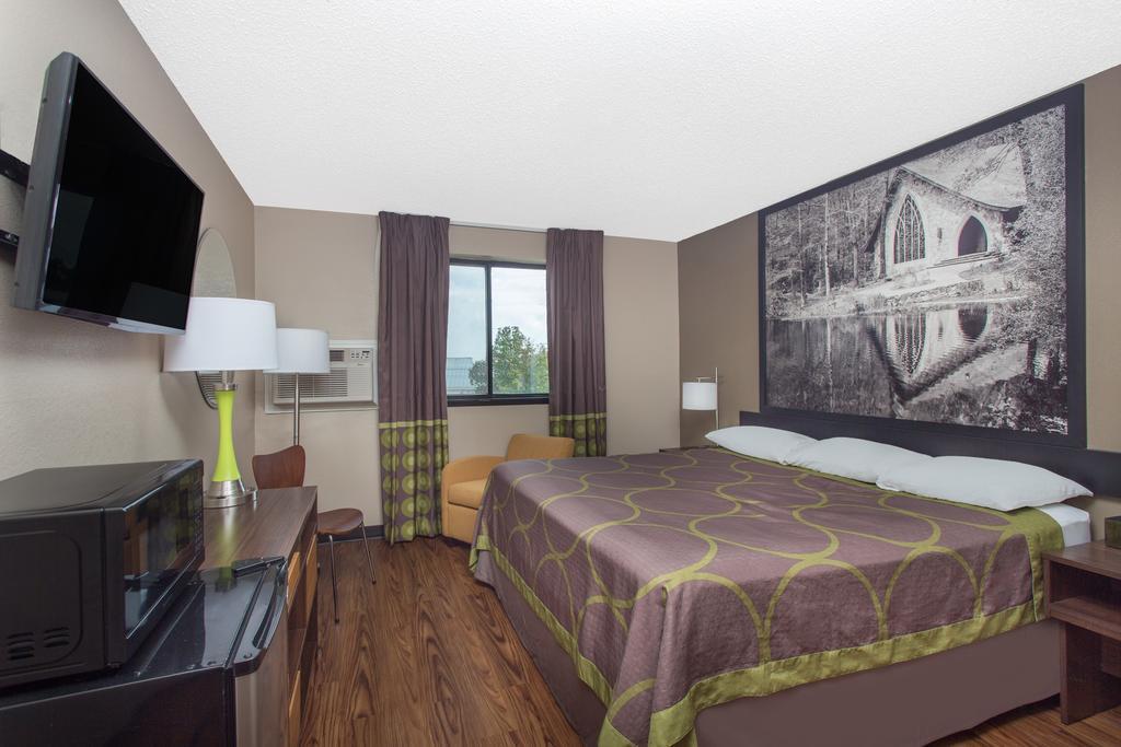 Super 8 By Wyndham Columbus Airport Hotel Екстериор снимка