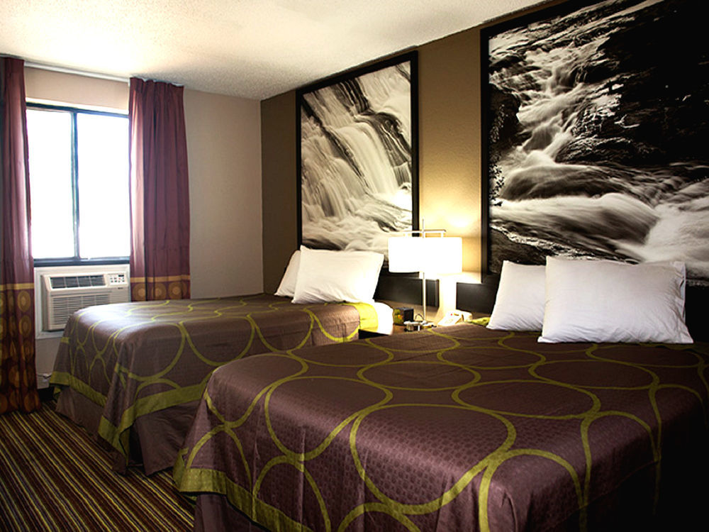 Super 8 By Wyndham Columbus Airport Hotel Екстериор снимка